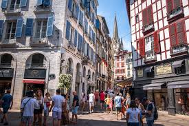 Comme un paquebot face à la mer