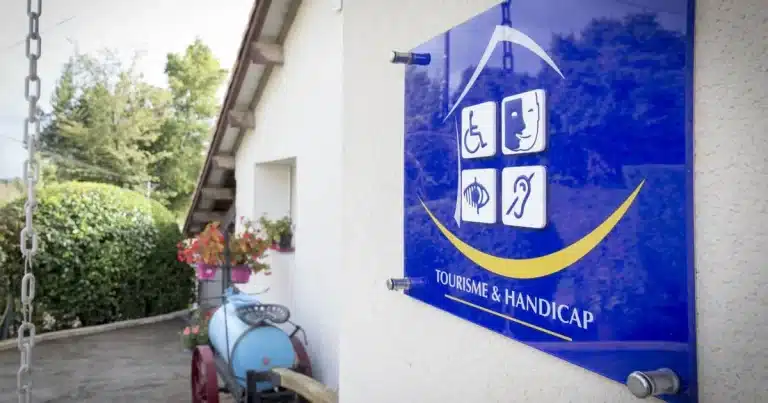 Comment choisir un hébergement vraiment accessible? Le label Tourisme & Handicap décrypté